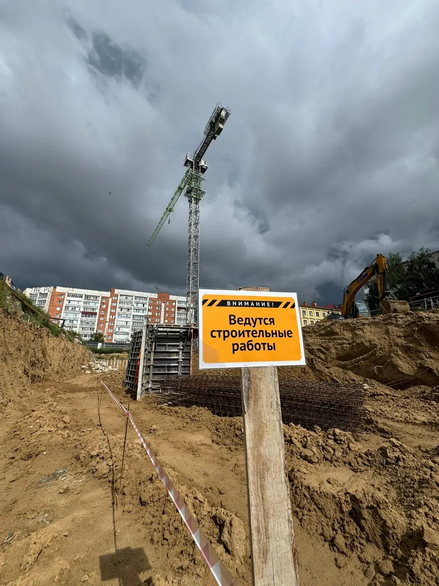 Второй башенный кран и 377 вбитых свай: что изменилось на стройплощадке «Кремлёва»